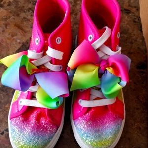 Girls high top gym shoes